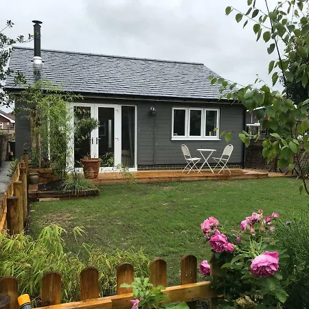 Seaglass Cottage, 5 Mins From Beach, Leafy Lane, Hot Tub South Hayling Exterior photo