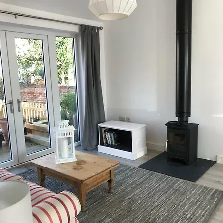 Seaglass Cottage, 5 Mins From Beach, Leafy Lane, Hot Tub South Hayling Exterior photo
