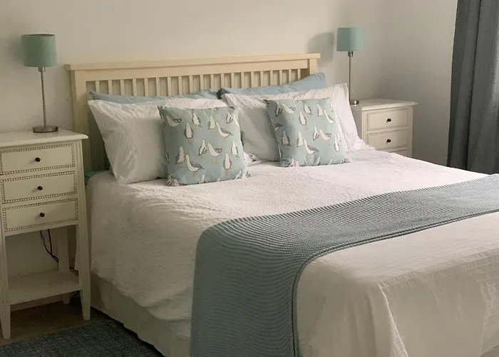 Seaglass Cottage, 5 Mins From Beach, Leafy Lane, Hot Tub