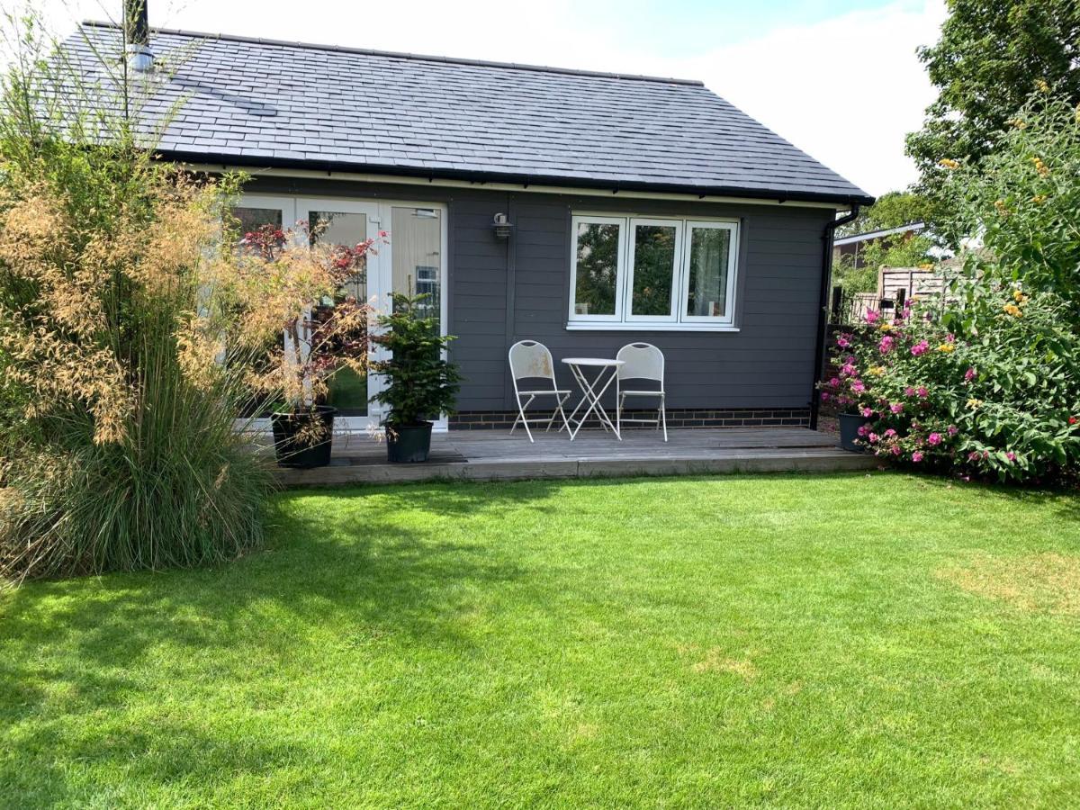 Seaglass Cottage, 5 Mins From Beach, Leafy Lane, Hot Tub *