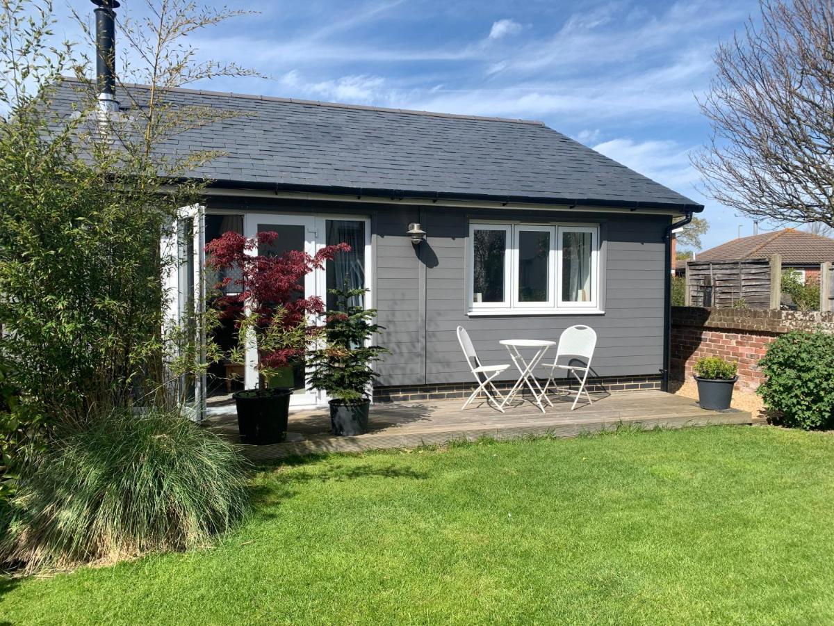 Seaglass Cottage, 5 Mins From Beach, Leafy Lane, Hot Tub South Hayling