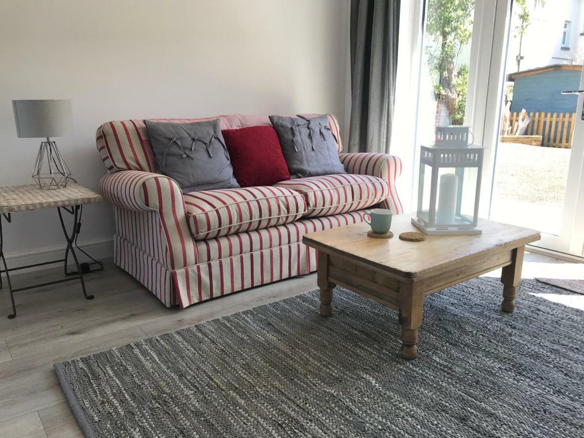 Seaglass Cottage, 5 Mins From Beach, Leafy Lane, Hot Tub Apartment *