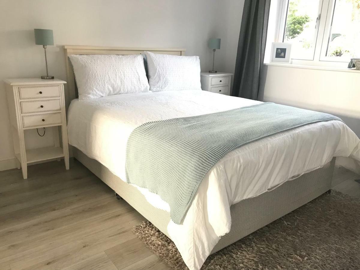 Seaglass Cottage, 5 Mins From Beach, Leafy Lane, Hot Tub * South Hayling