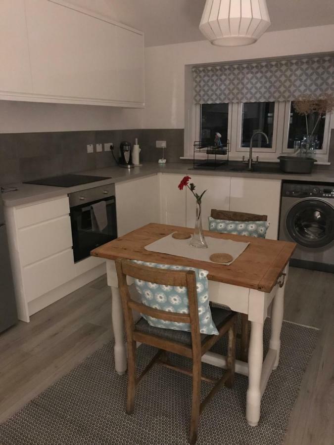 Seaglass Cottage, 5 Mins From Beach, Leafy Lane, Hot Tub *