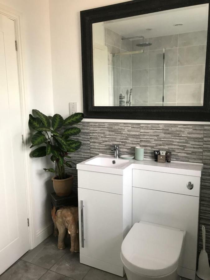 Seaglass Cottage, 5 Mins From Beach, Leafy Lane, Hot Tub Apartment South Hayling